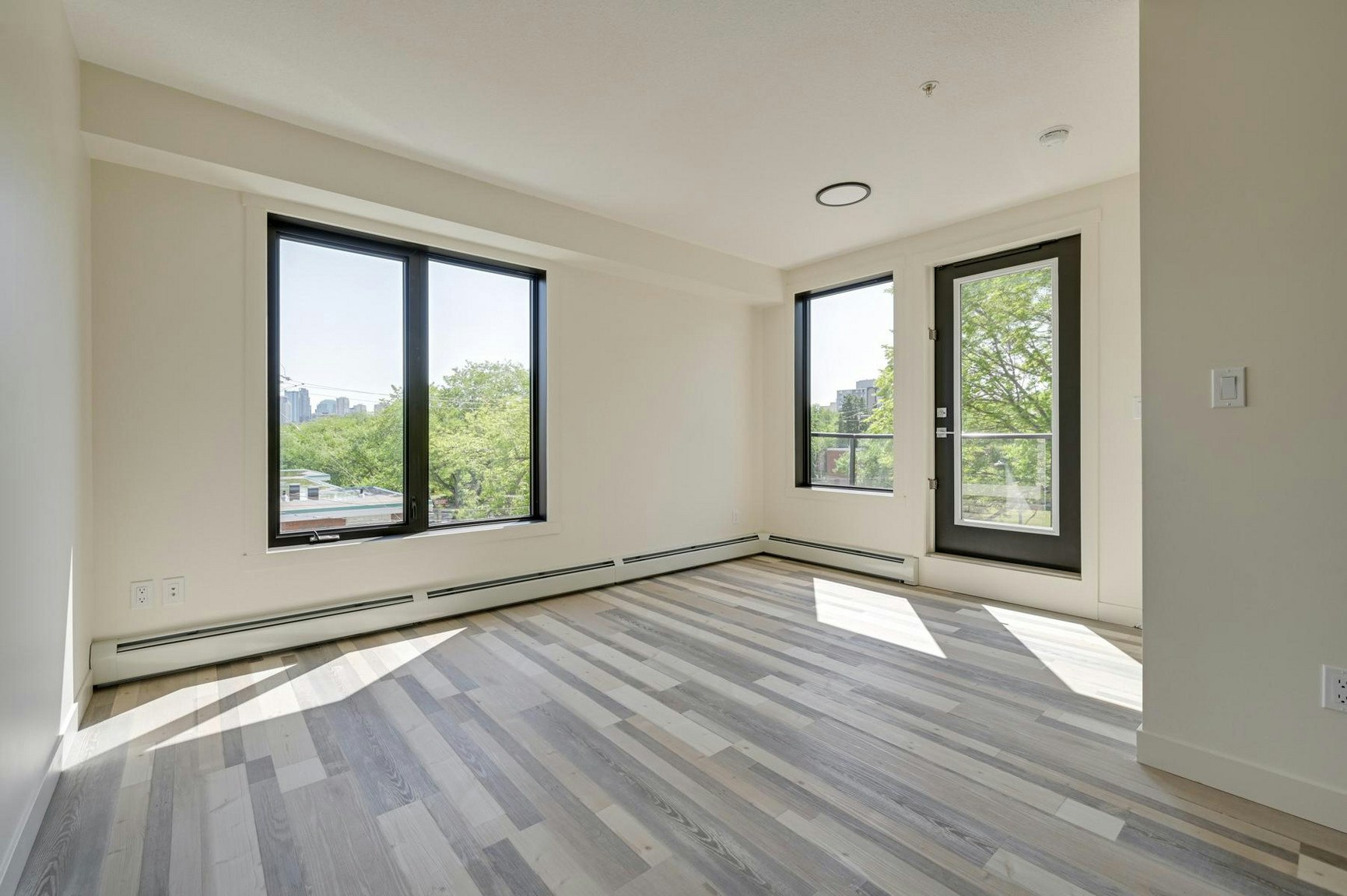 11720 103 Avenue, Edmonton, AB, T5K 0S7 - 5