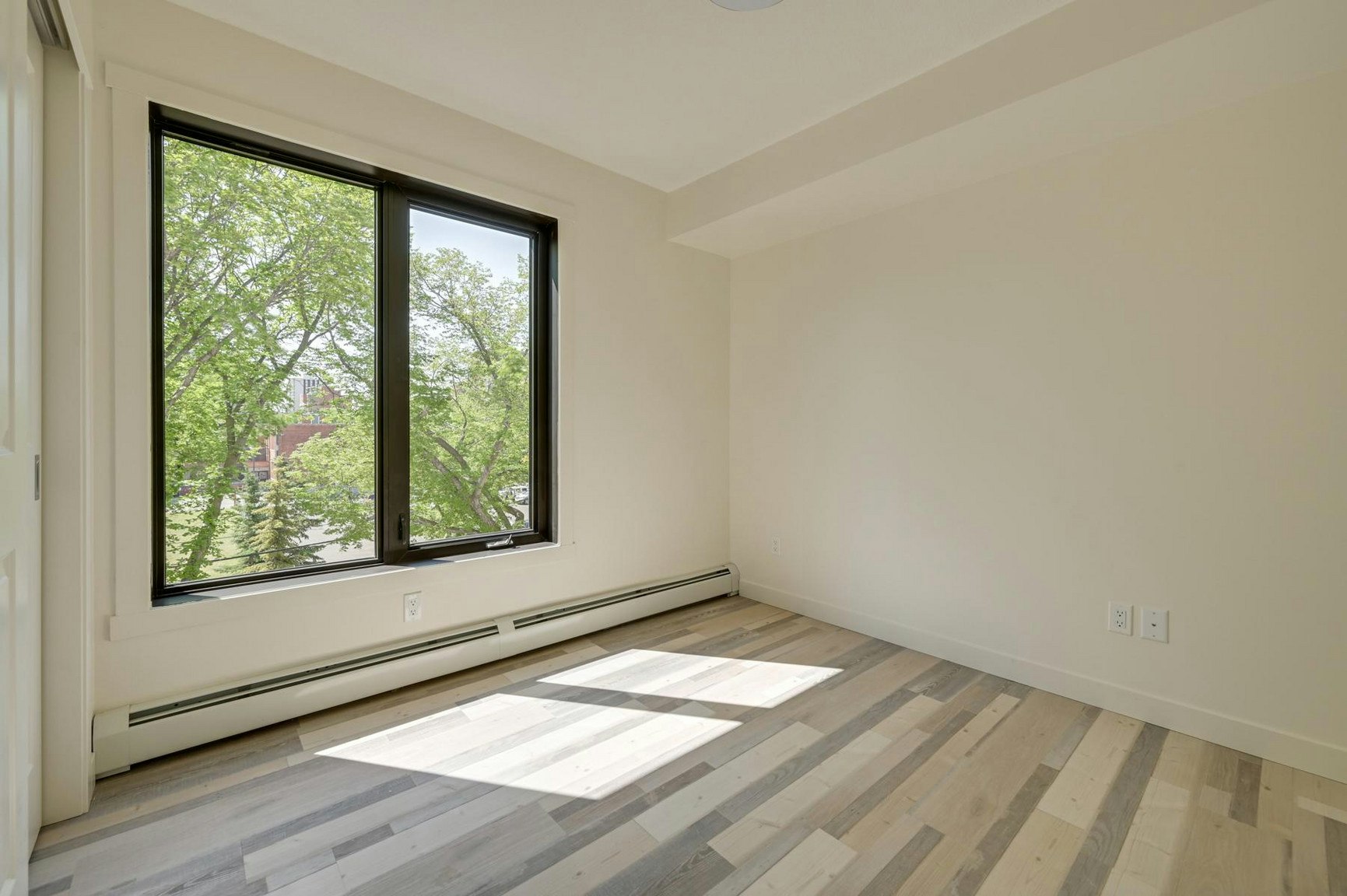 11720 103 Avenue, Edmonton, AB, T5K 0S7 - 9