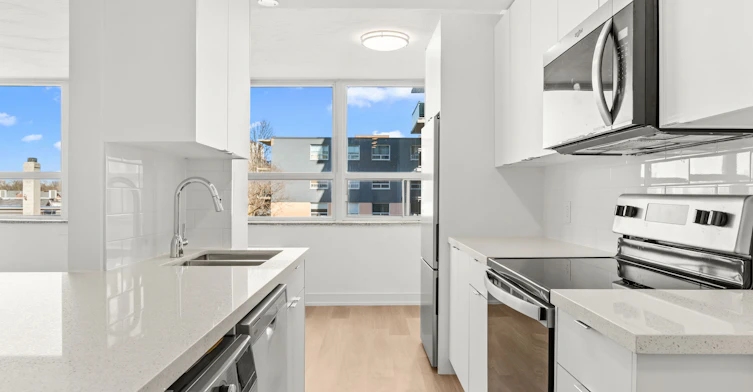 118 Tyndall Avenue, Toronto, ON, M6K 2E7 - 10