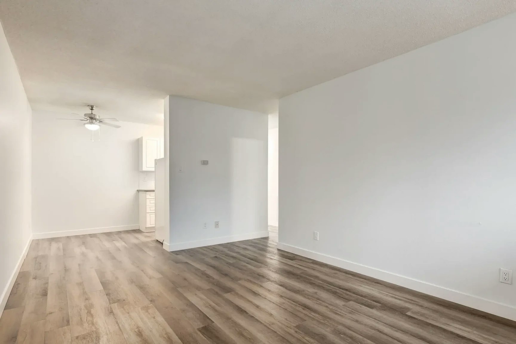 409-727 1st Avenue NW, Calgary, AB, T2N 0A2 - 2
