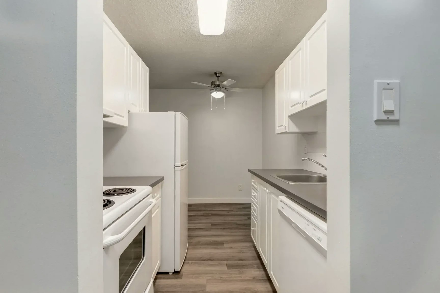409-727 1st Avenue NW, Calgary, AB, T2N 0A2 - 3