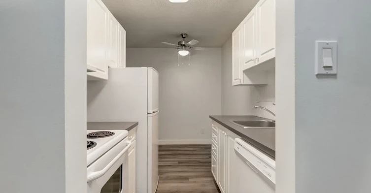 409-727 1st Avenue NW, Calgary, AB, T2N 0A2 - 3
