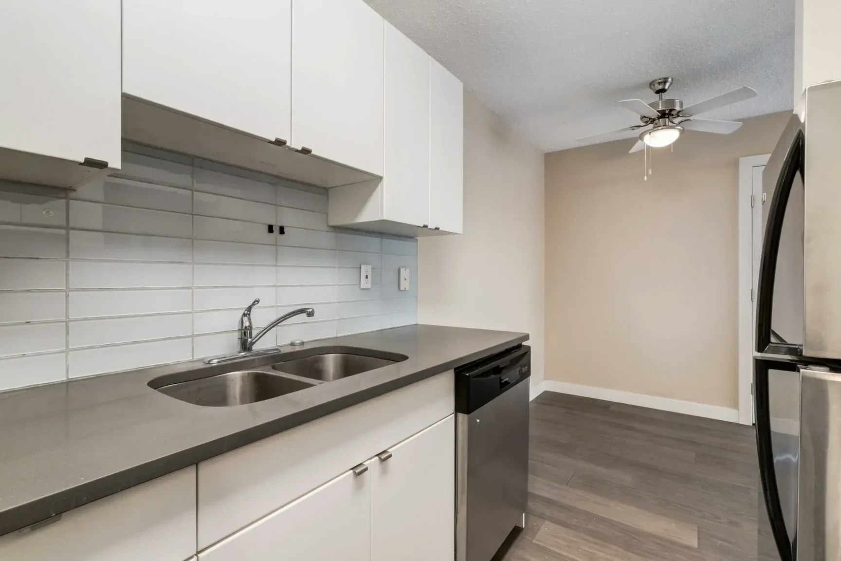 207-540 57 Avenue SW, Calgary, AB, T2V 0H2 - 11