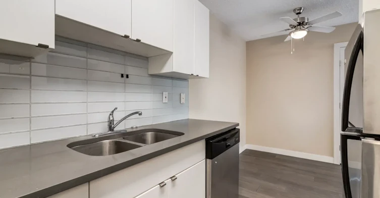 207-540 57 Avenue SW, Calgary, AB, T2V 0H2 - 11