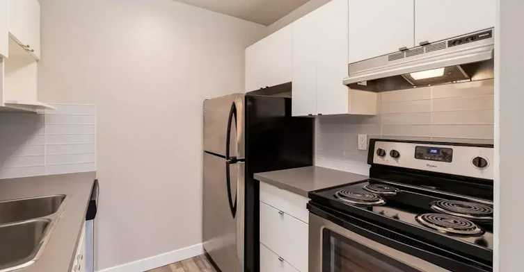 114-35 Glengrove Close SW, Calgary, AB, T3E 6T1 - 2