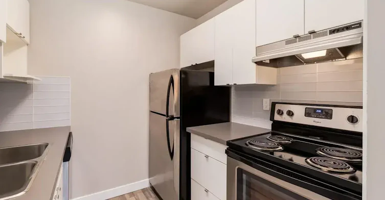 408-35 Glengrove Close SW, Calgary, AB, T3E 6T1 - 2