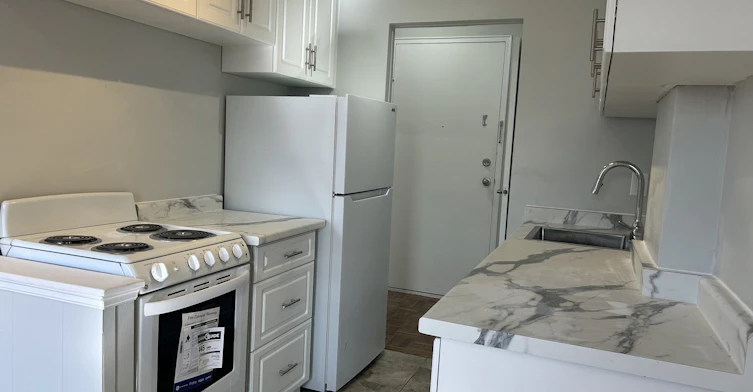 384 St Paul Street, Burlington, ON, L7R 3K4