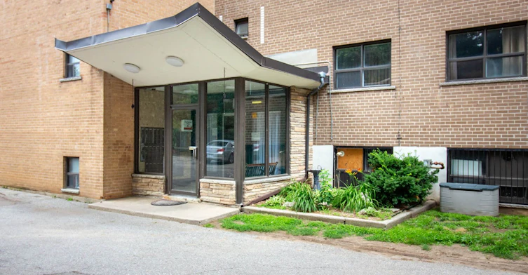 384 St Paul Street, Burlington, ON, L7R 3K4 - 2