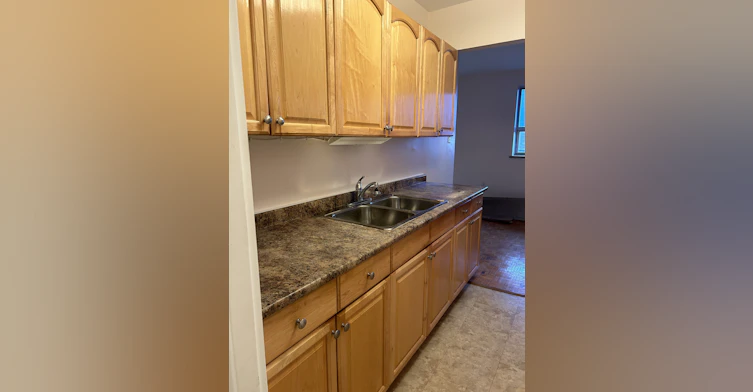 2095 Prospect Street, Burlington, ON, L7R 1Z5 - 3