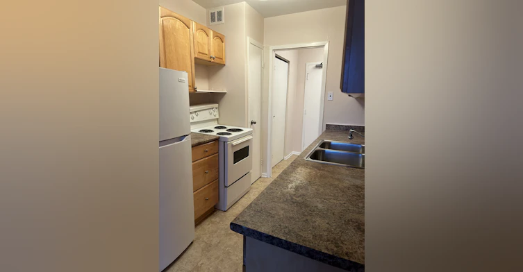 2095 Prospect Street, Burlington, ON, L7R 1Z5 - 2