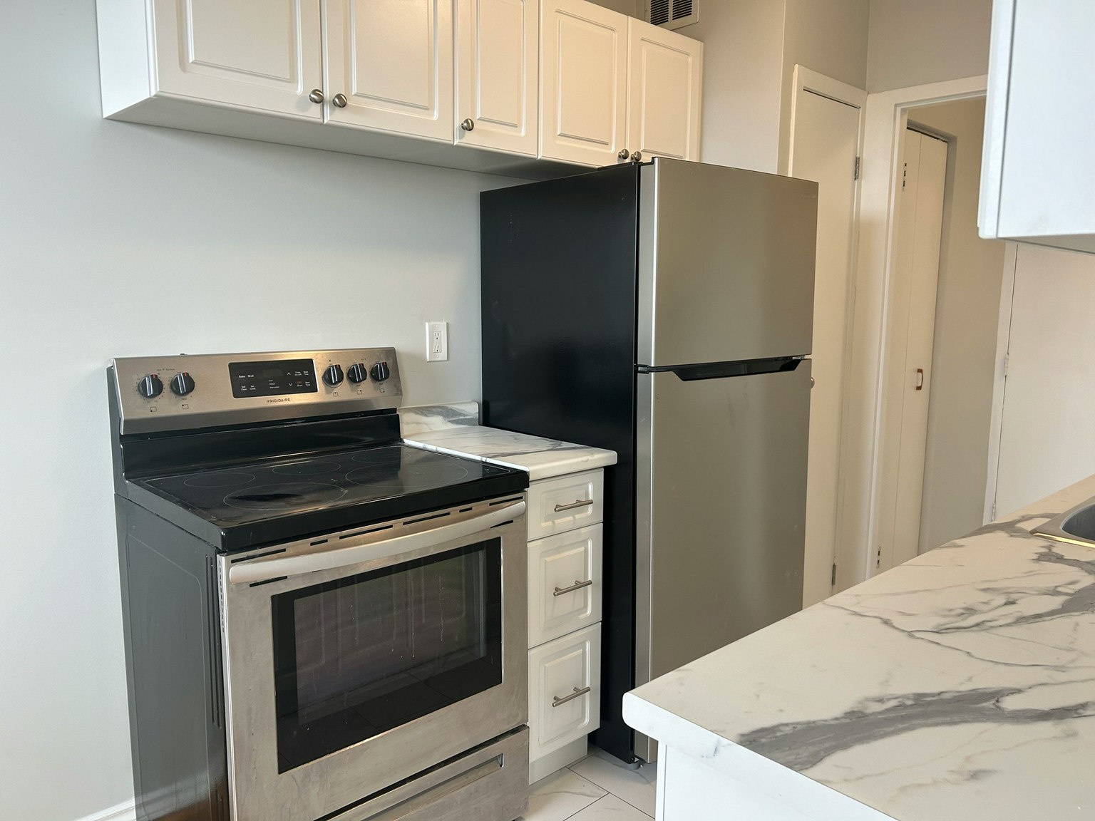 2095 Prospect Street, Burlington, ON, L7R 1Z5 - 4