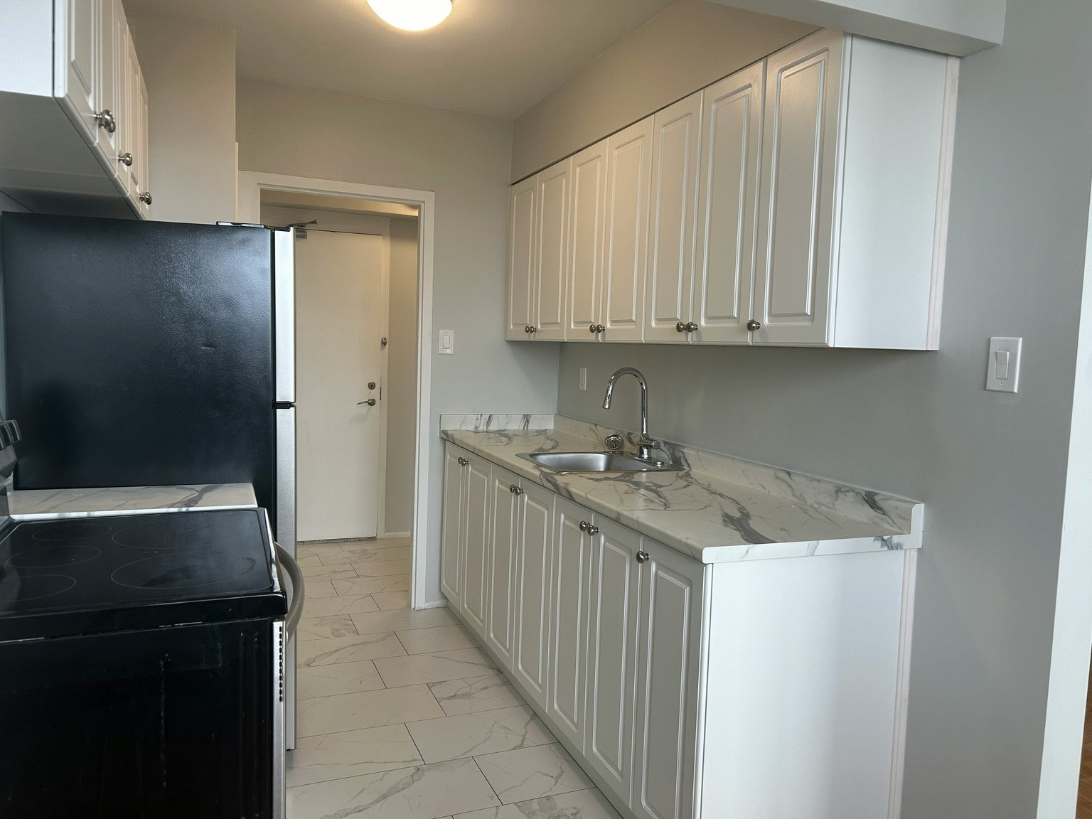 2095 Prospect Street, Burlington, ON, L7R 1Z5 - 3