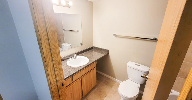 33184 George Ferguson Way, Abbotsford, BC, V2S 6Y1 - 6
