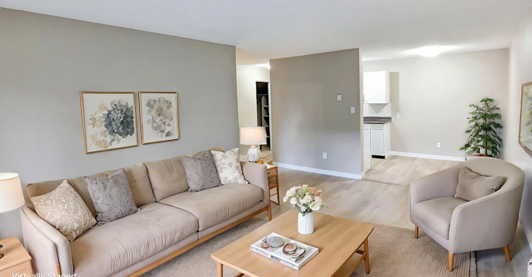 14831 104 Avenue, Surrey, BC, V3R 1M5 - 4