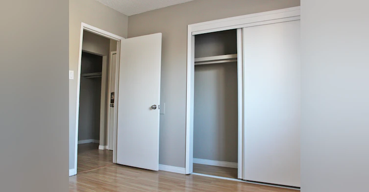 12220 82 Street NW, Edmonton, AB, T5B 2X1 - 11