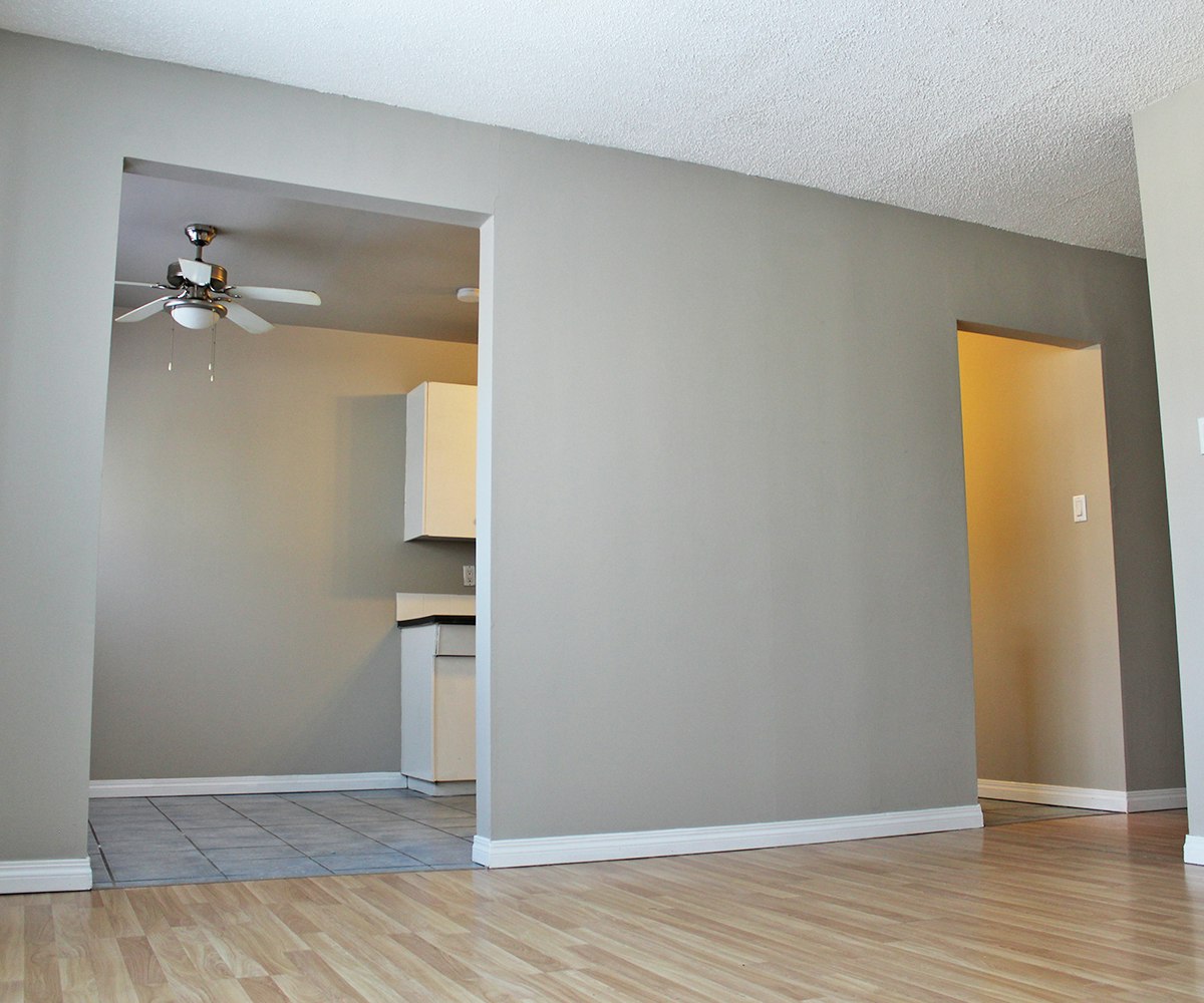 12220 82 Street NW, Edmonton, AB, T5B 2X1 - 15