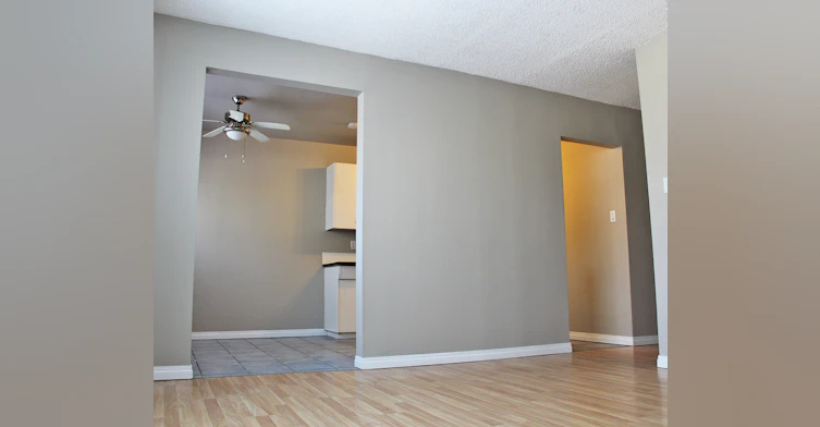 12220 82 Street NW, Edmonton, AB, T5B 2X1 - 15