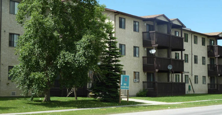 360 Falshire Drive NE, Calgary, AB, T3J 2G3 - 18