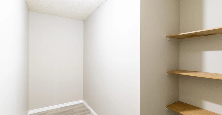 360 Falshire Drive NE, Calgary, AB, T3J 2G3 - 12