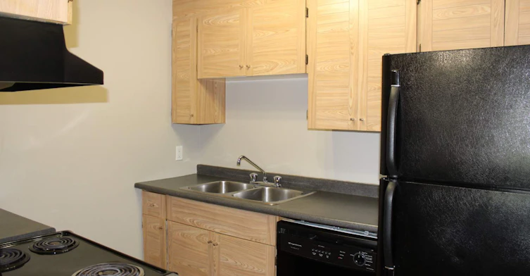 360 Falshire Drive NE, Calgary, AB, T3J 2G3 - 7