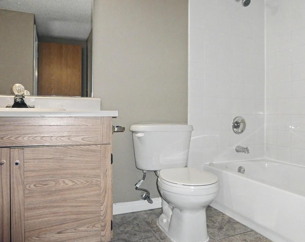 360 Falshire Drive NE, Calgary, AB, T3J 2G3 - 15