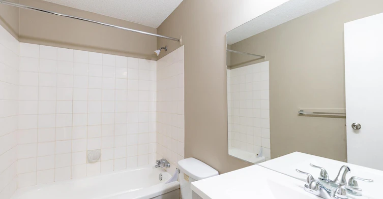 4646 73 Street NW, Calgary, AB, T3B 2M4 - 9