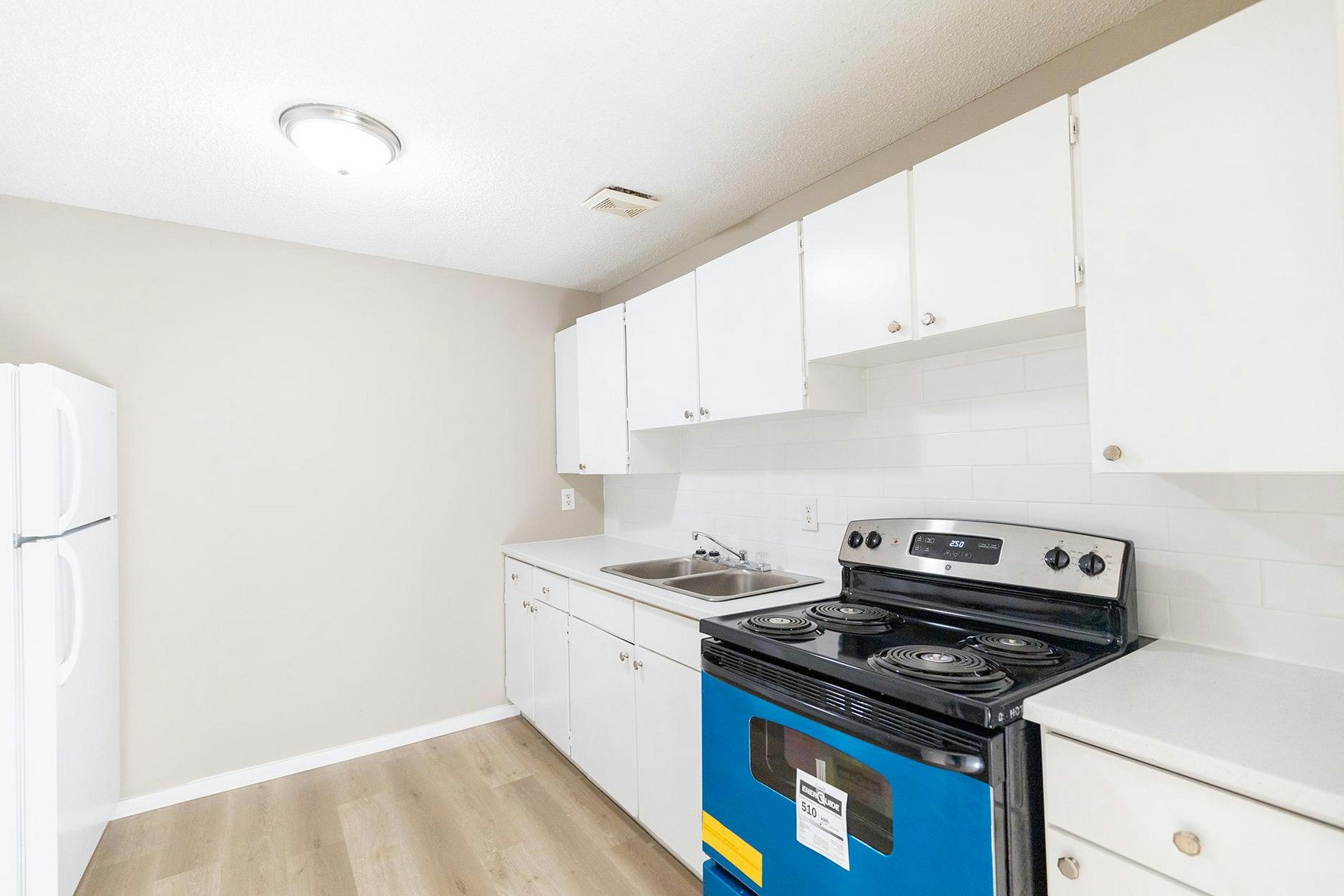 4646 73 Street NW, Calgary, AB, T3B 2M4 - 10