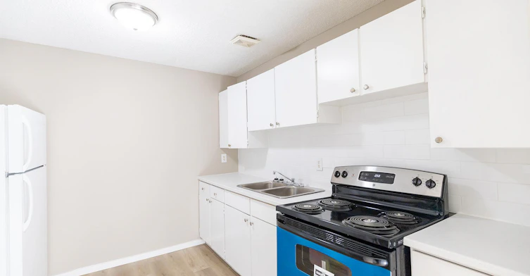 4646 73 Street NW, Calgary, AB, T3B 2M4 - 10
