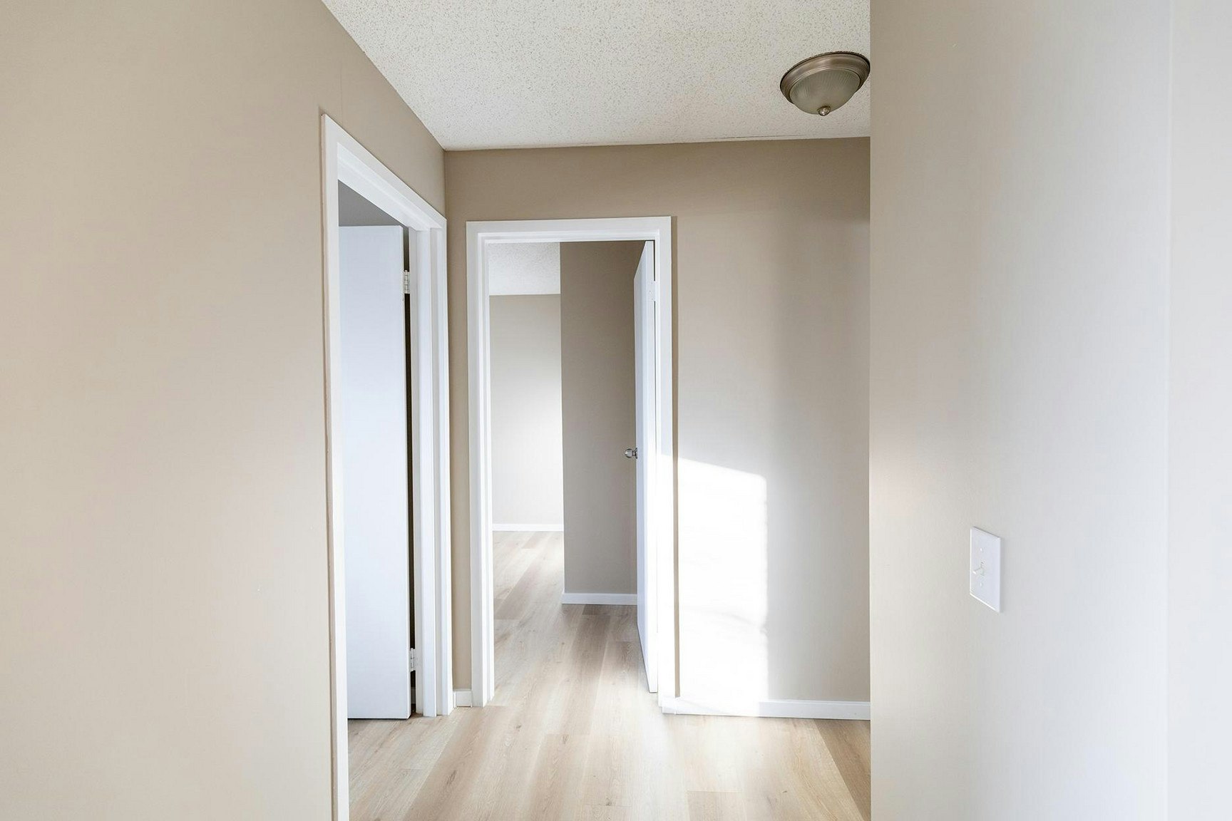 4646 73 Street NW, Calgary, AB, T3B 2M4 - 13