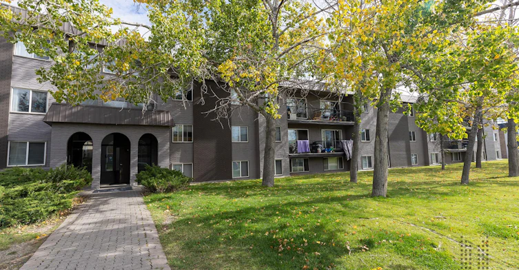 412 Huntsville Crescent NW, Calgary, AB, T2K 5E1 - 9