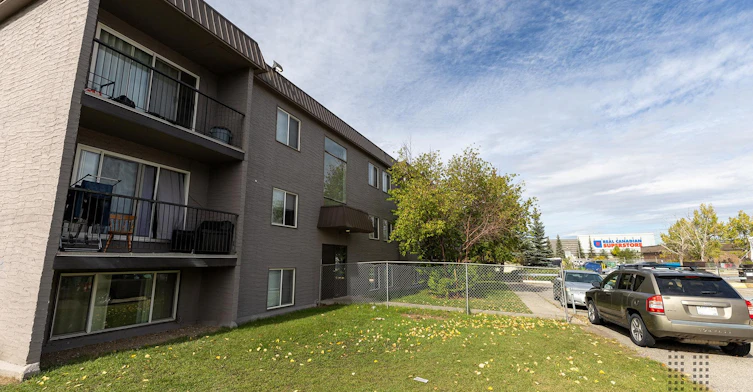 412 Huntsville Crescent NW, Calgary, AB, T2K 5E1 - 14