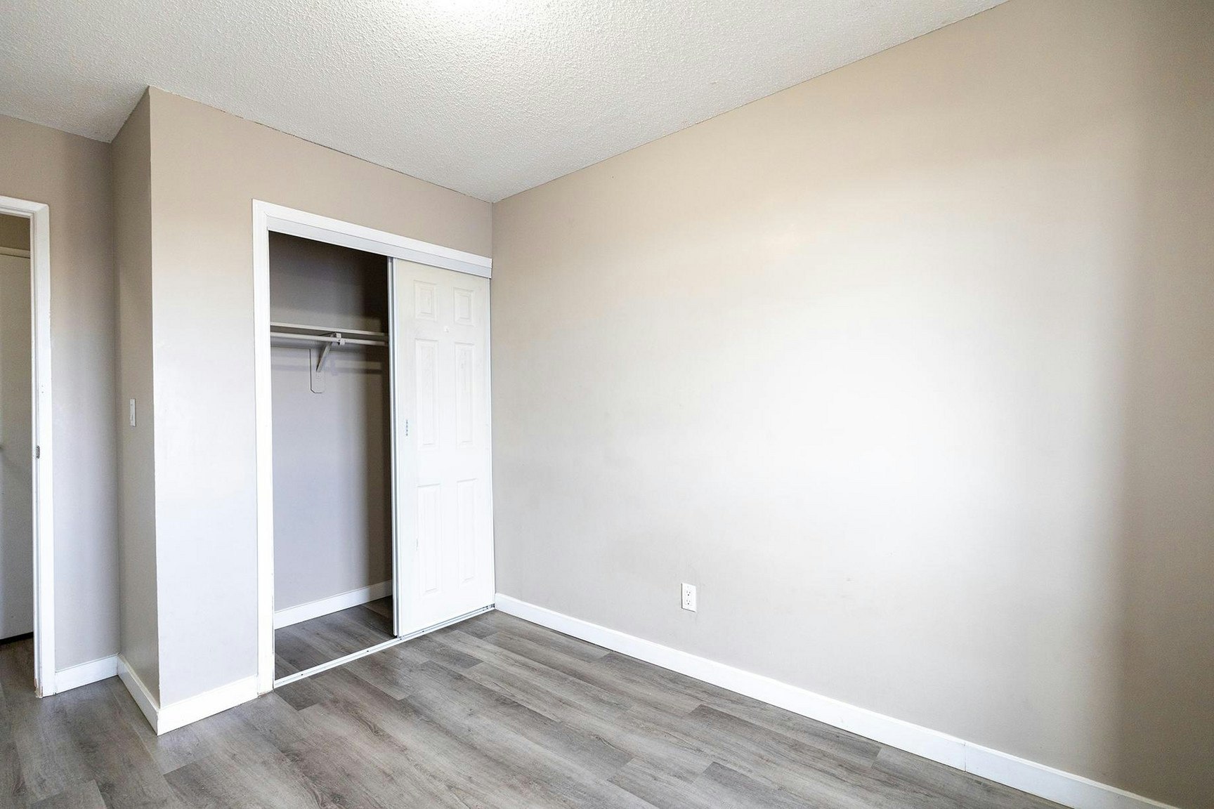 412 Huntsville Crescent NW, Calgary, AB, T2K 5E1 - 24