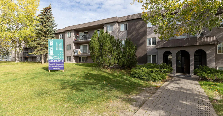 412 Huntsville Crescent NW, Calgary, AB, T2K 5E1 - 12