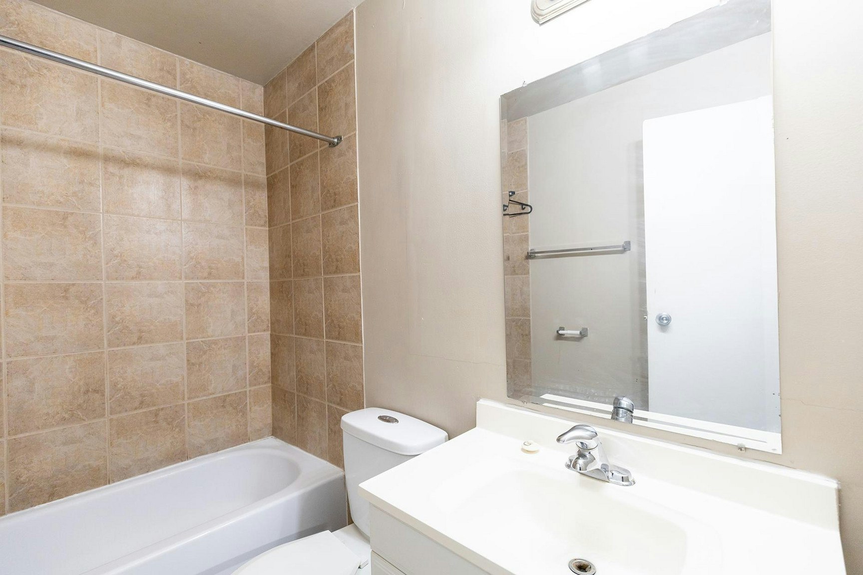 412 Huntsville Crescent NW, Calgary, AB, T2K 5E1 - 20
