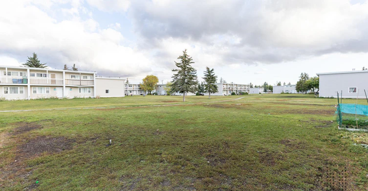 1300 41 Street SE, Calgary, AB, T2A 1K6 - 15