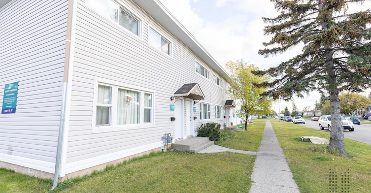 1300 41 Street SE, Calgary, AB, T2A 1K6 - 9