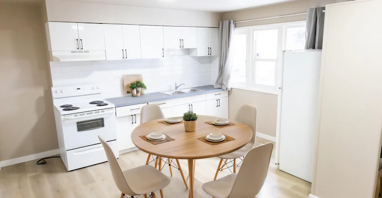 1300 41 Street SE, Calgary, AB, T2A 1K6 - 2