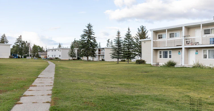 1300 41 Street SE, Calgary, AB, T2A 1K6 - 17