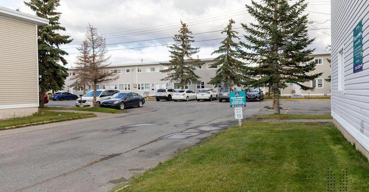 1300 41 Street SE, Calgary, AB, T2A 1K6 - 11