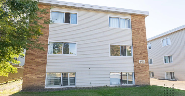 9315 Jasper Avenue NW, Edmonton, AB, T5H 4L8 - 13