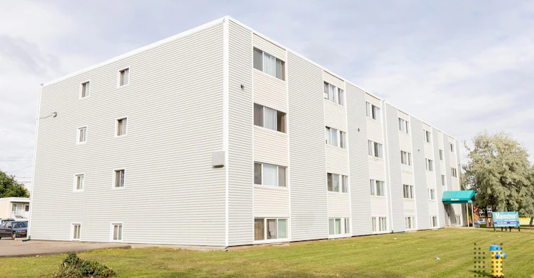 10040 152 Street NW, Edmonton, AB, T5P 1X7 - 2