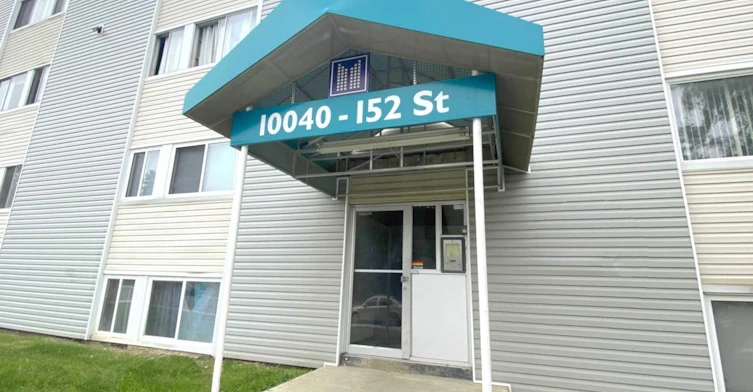 10040 152 Street NW, Edmonton, AB, T5P 1X7 - 10