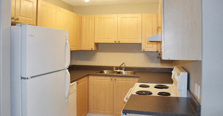 3147 151 Avenue NW, Edmonton, AB, T5Y 3B4 - 9