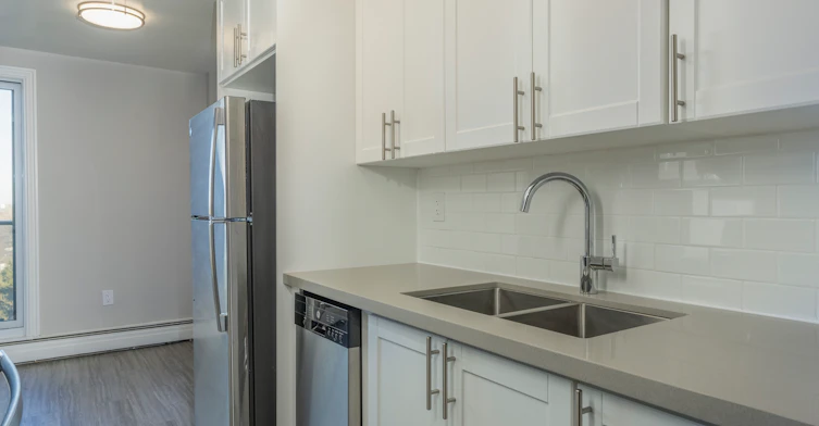297-815-297 Base Line Road West, London, ON, N6J 1W4 - 5