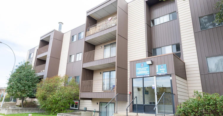 16404 115 Street NW, Edmonton, AB, T5X 3W7 - 2