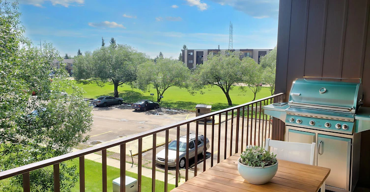 16404 115 Street NW, Edmonton, AB, T5X 3W7