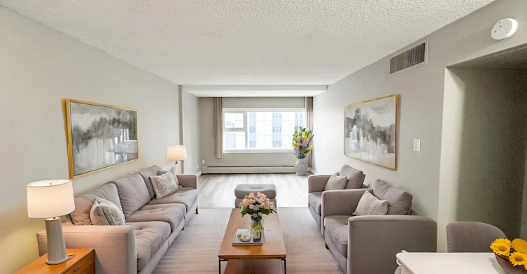 10020 103 Avenue NW, Edmonton, AB, T5J 0G8 - 31