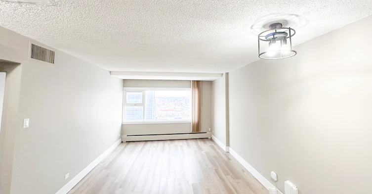 10020 103 Avenue NW, Edmonton, AB, T5J 0G8 - 10