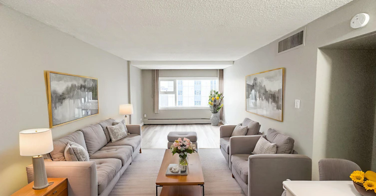 10020 103 Avenue NW, Edmonton, AB, T5J 0G8 - 31