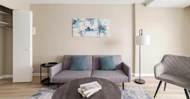 10020 103 Avenue NW, Edmonton, AB, T5J 0G8 - 21